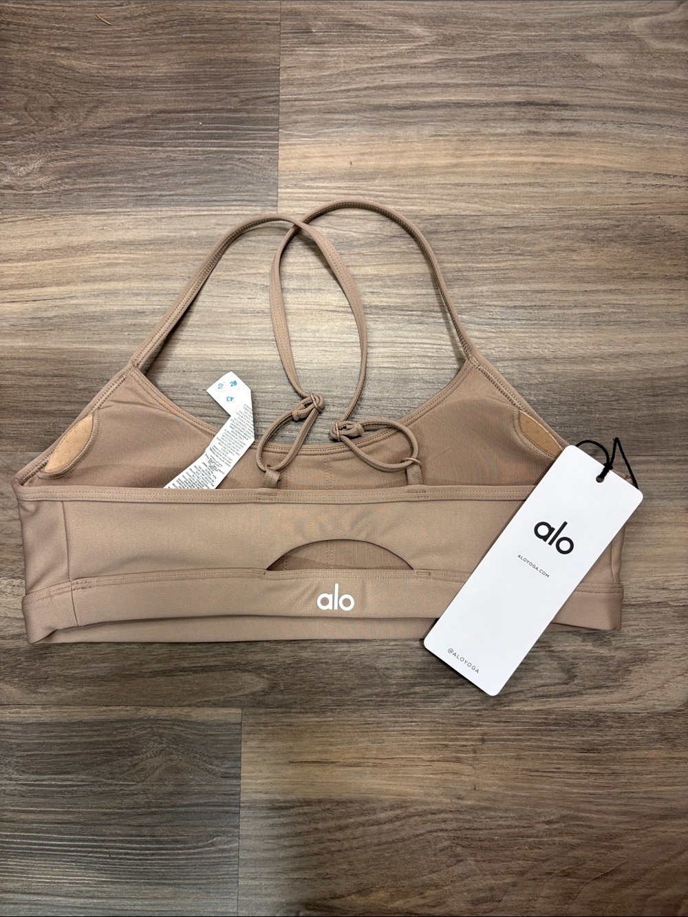ALO YOGA AIRLIFT INTRIGUE BRA! - Picture 4 of 6